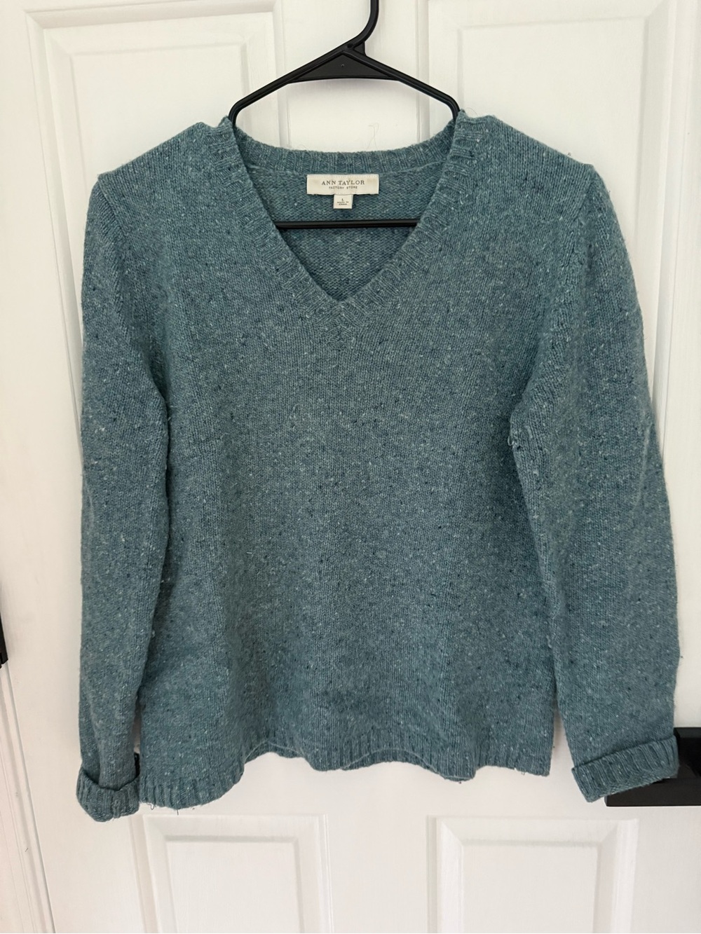 Ann Taylor Teal Heathered V-Neck Sweater